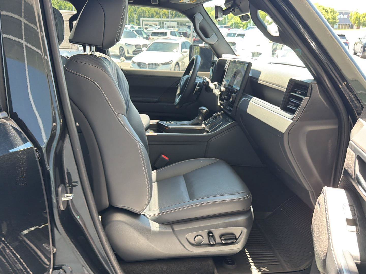 Certified 2025 Lexus GX 550 w/ Cold Area Package AWD/4WD image 14
