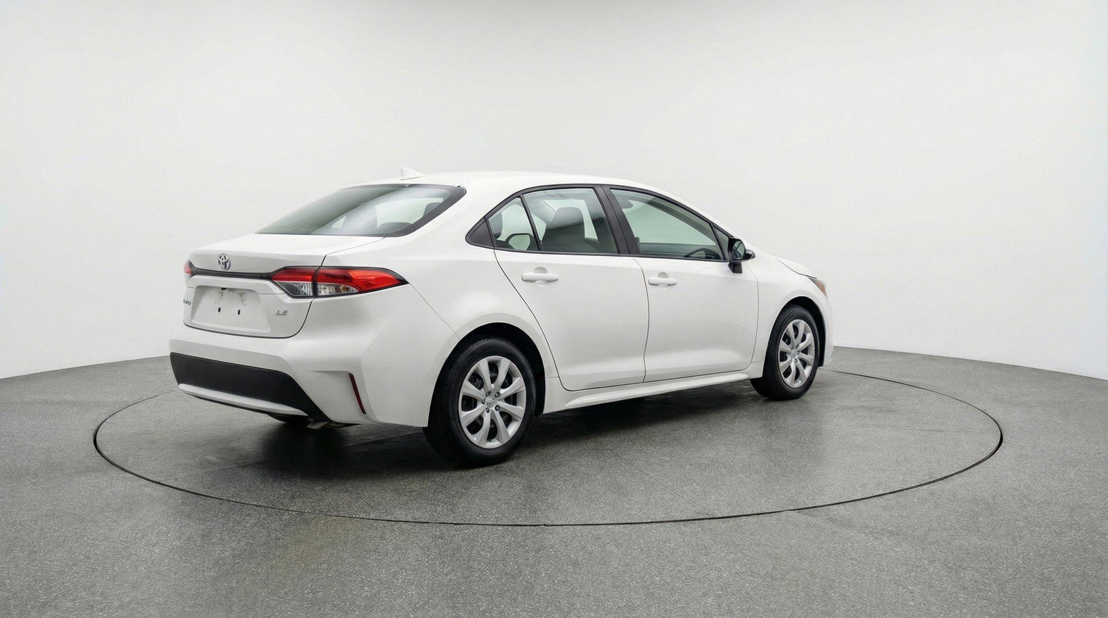 Used 2025 Toyota Corolla LE image 9