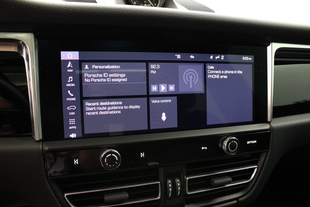 Certified 2023 Porsche Macan AWD/4WD image 35