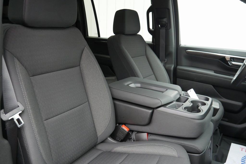 New 2026 Chevrolet Suburban LS image 21