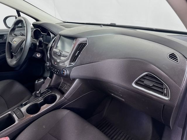 Used 2017 Chevrolet Cruze LT image 28