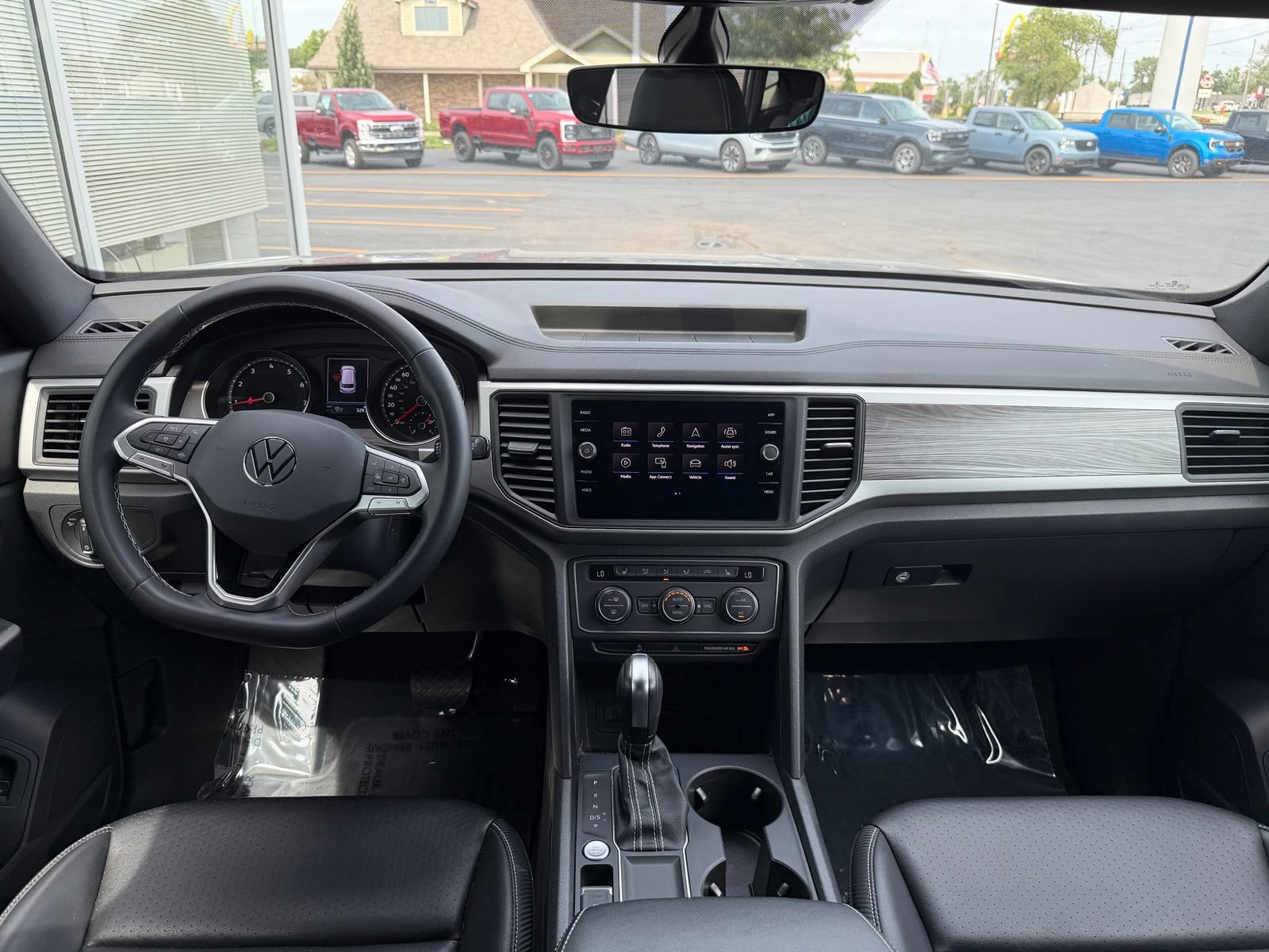 Used 2021 Volkswagen Atlas Cross Sport SE FWD image 15