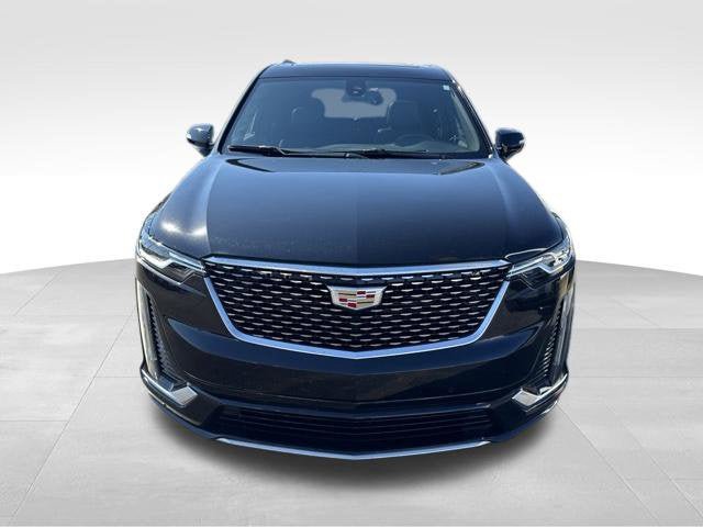 Used 2025 Cadillac XT6 Luxury FWD image 2