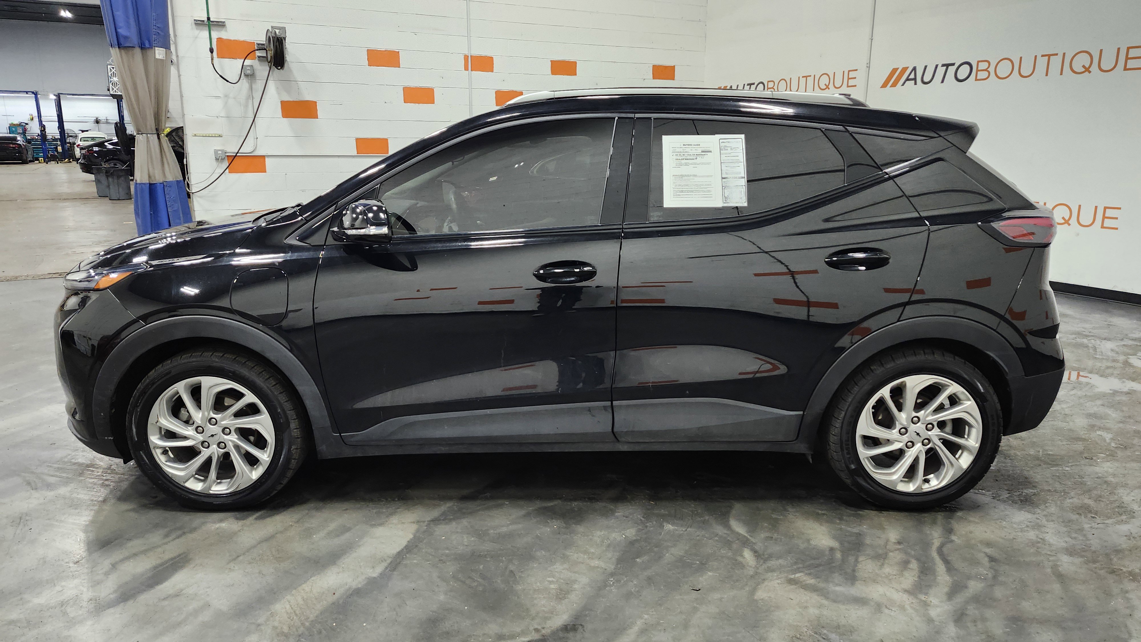 Used 2023 Chevrolet Bolt EUV LT w/ Driver Confidence Package image 12