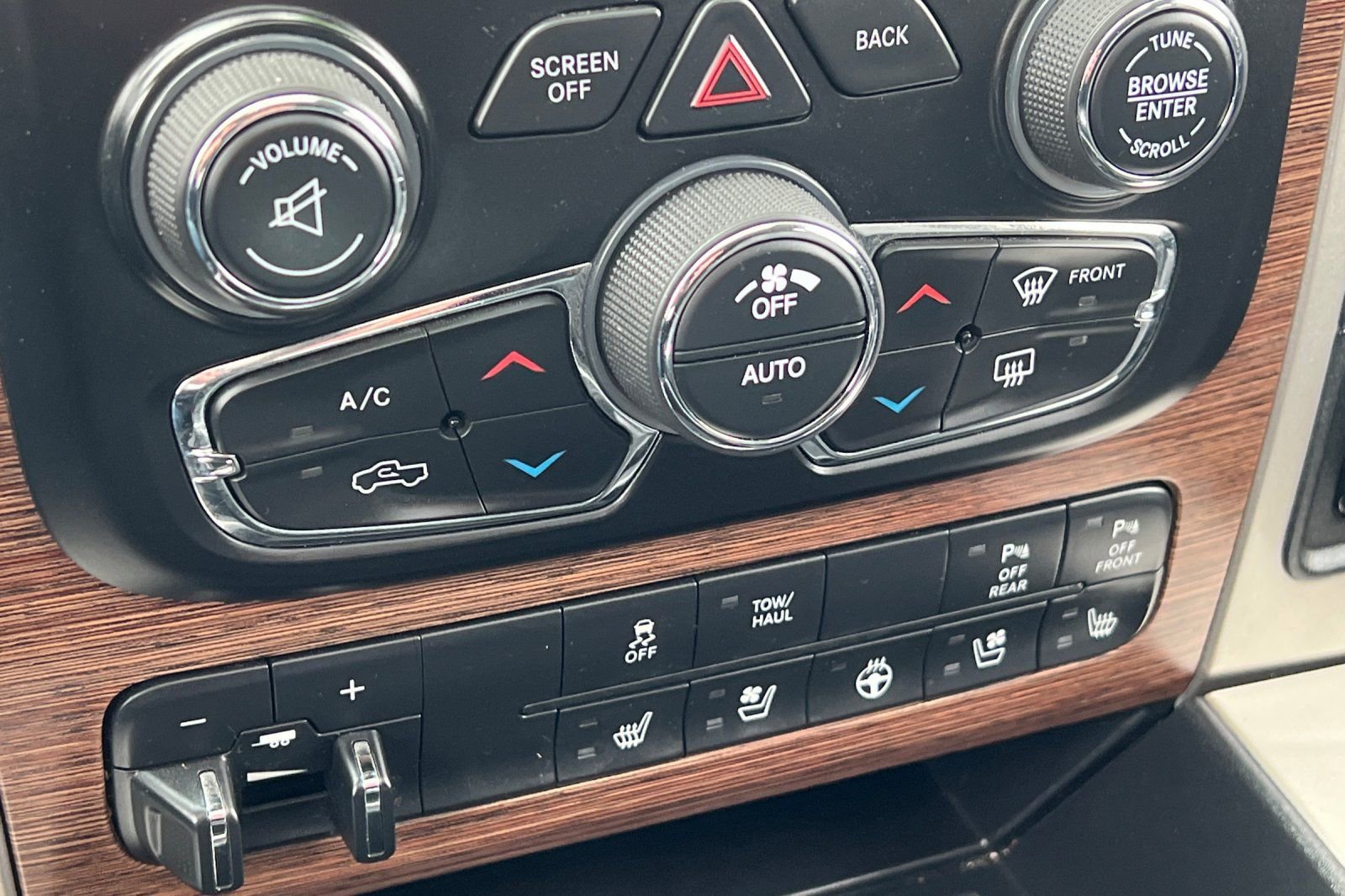 Used 2017 RAM 3500 Laramie image 29