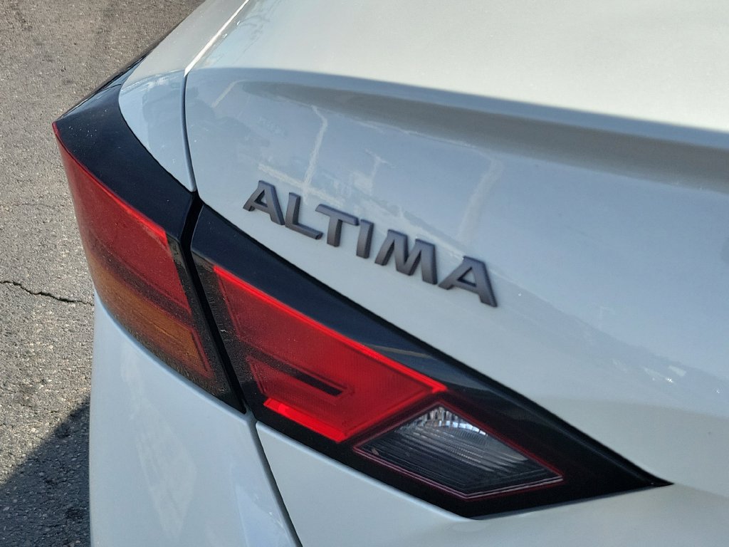 Used 2024 Nissan Altima 2.5 SV FWD image 10