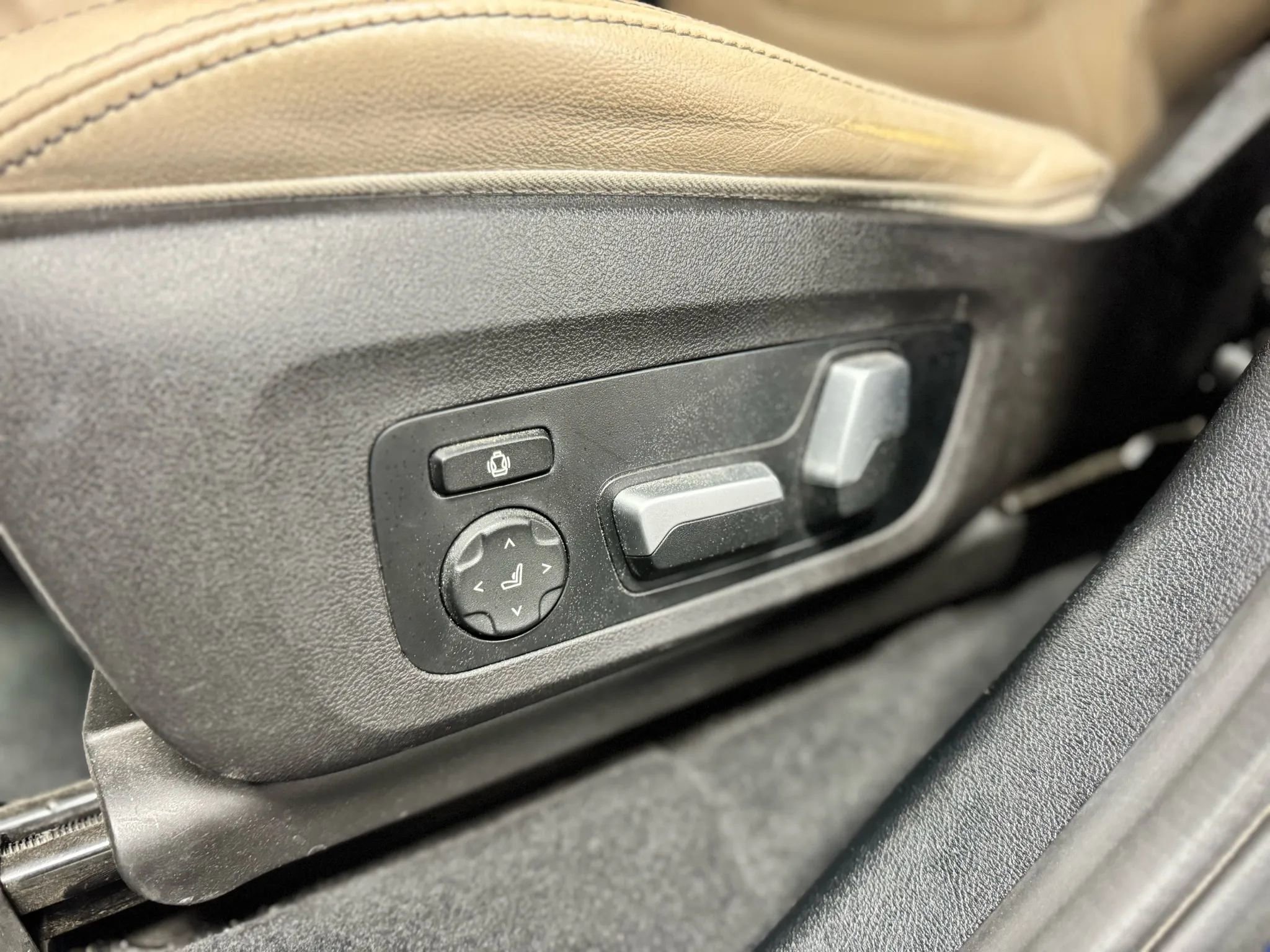 Used 2021 BMW X3 sDrive30i w/ M Sport Package image 27