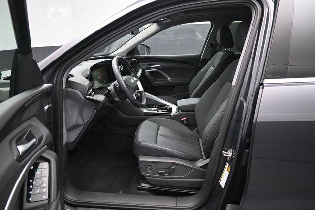 Used 2025 Audi Q5 Premium w/ Convenience Package AWD/4WD image 9