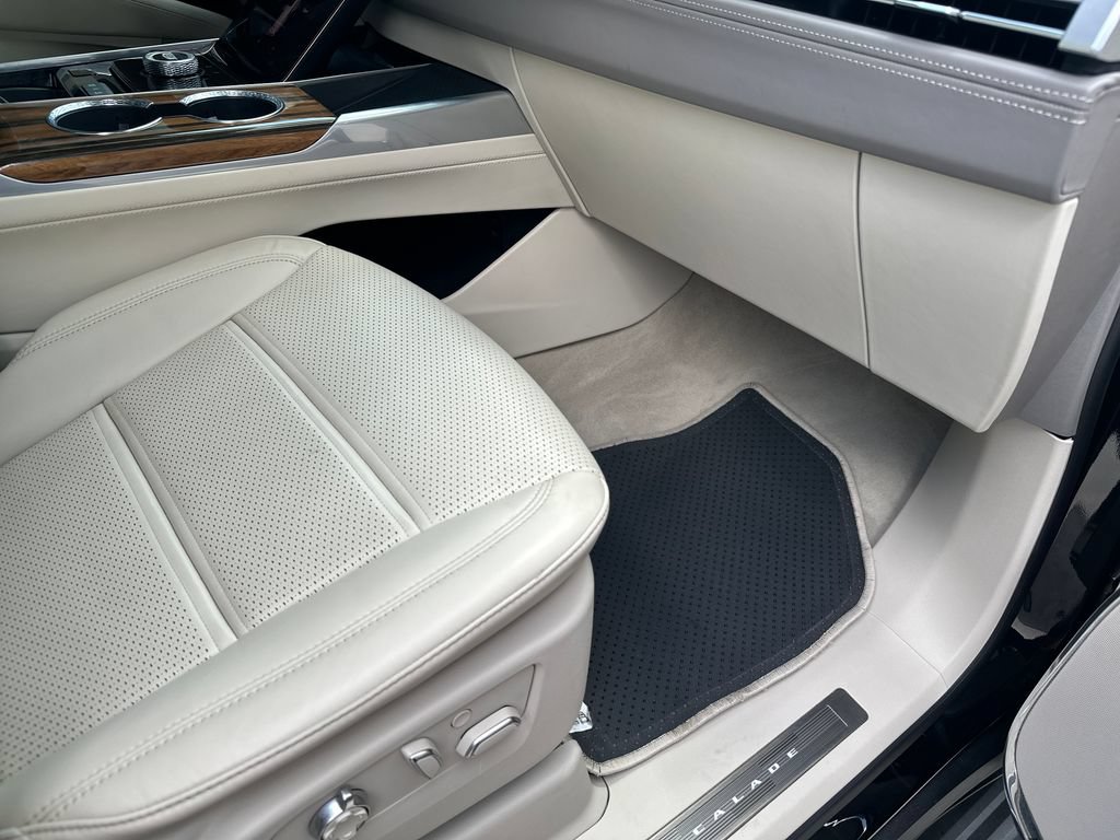 Used 2025 Cadillac Escalade Premium Luxury Platinum w/ LPO, Floor Liner Package AWD/4WD image 42