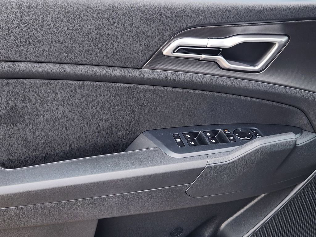 New 2026 Kia Sportage S image 6