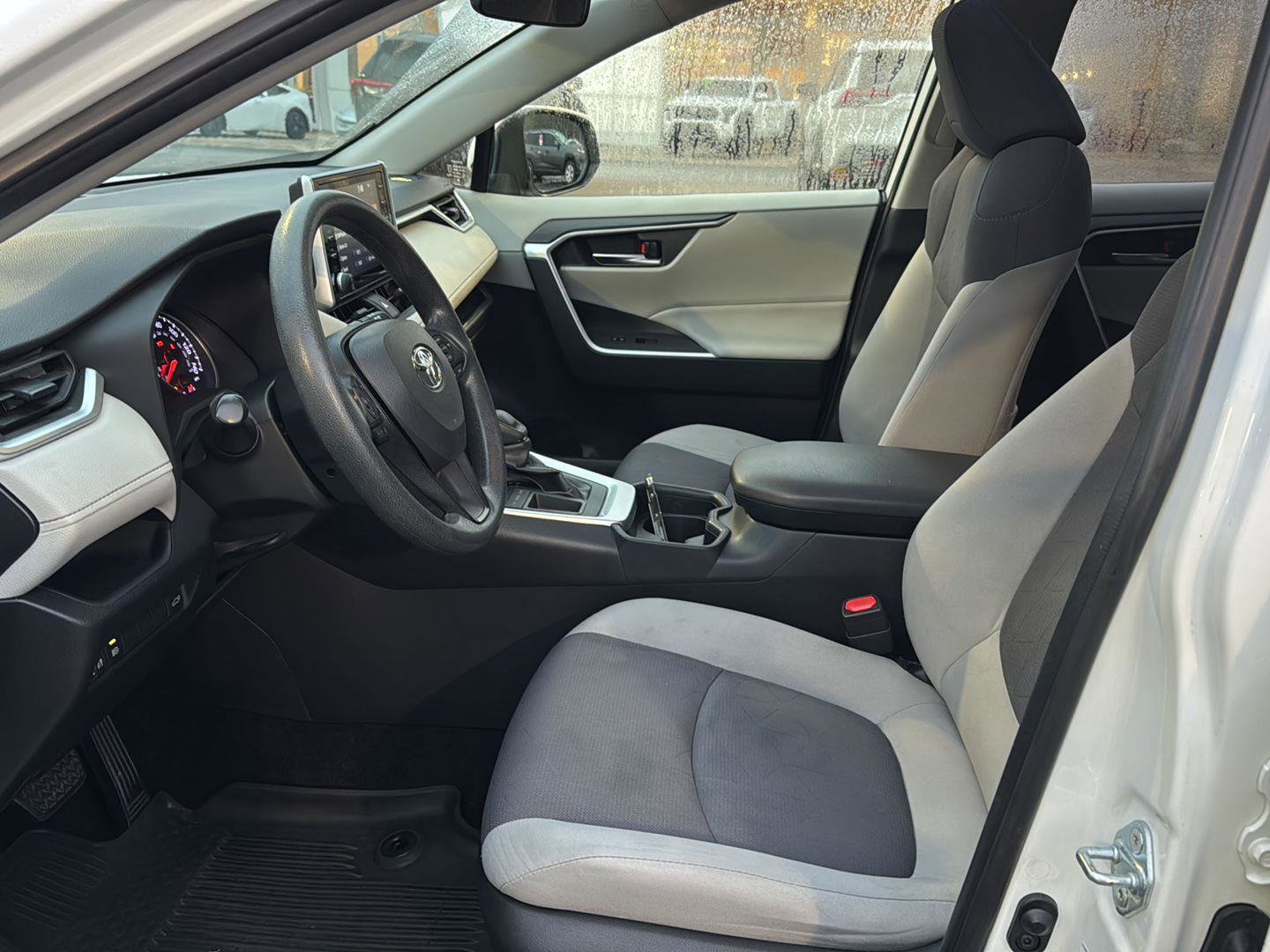 Used 2019 Toyota RAV4 XLE image 8