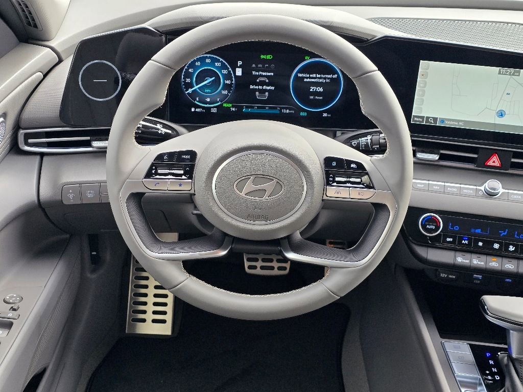 New 2025 Hyundai Elantra SEL image 13