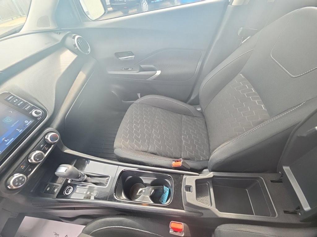 Used 2024 Nissan Kicks SV w/ Interior Electronics Package FWD image 25