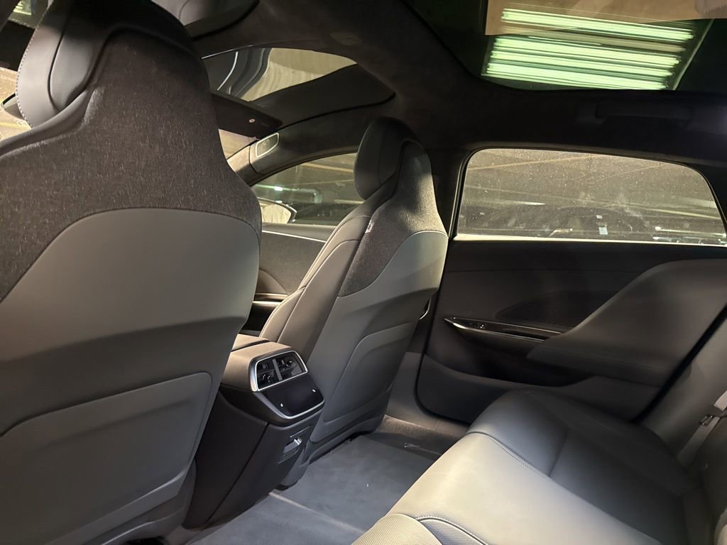 Used 2025 Lucid Air Grand Touring image 11
