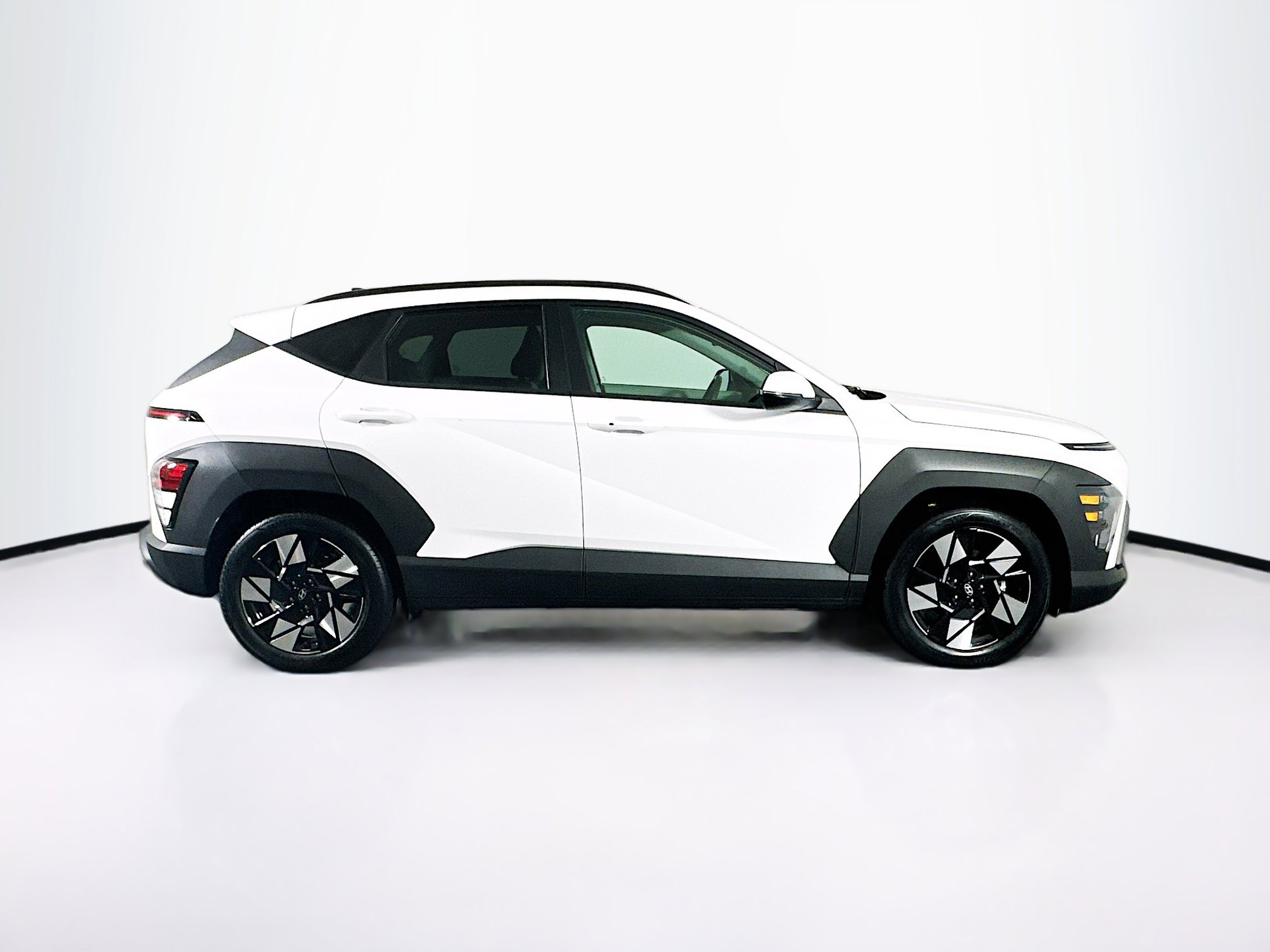 Used 2025 Hyundai Kona SEL image 10