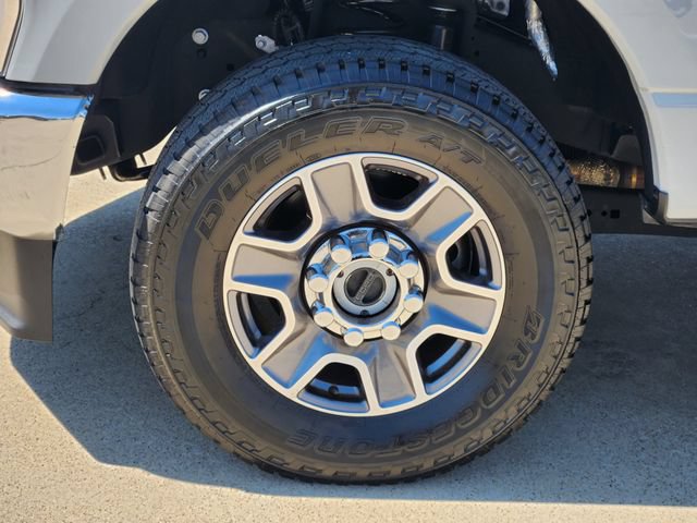 Used 2025 Ford F250 XLT w/ FX4 Off-Road Package AWD/4WD image 17