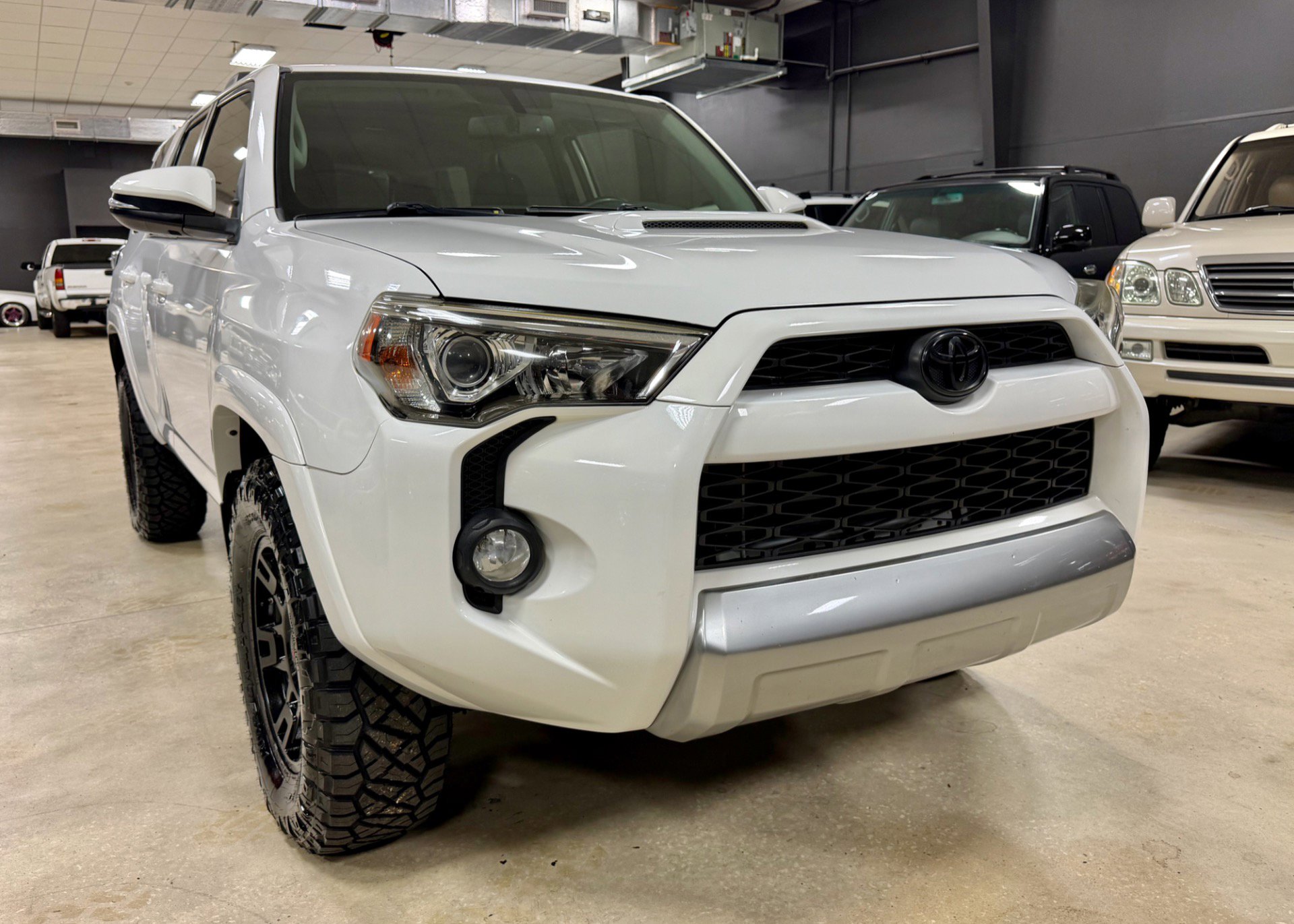 Used 2016 Toyota 4Runner Trail Premium AWD/4WD image 4