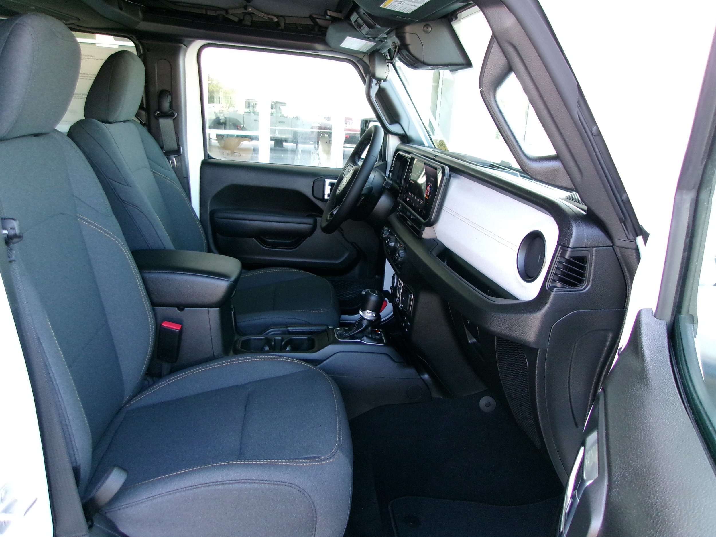 New 2025 Jeep Gladiator Sport AWD/4WD image 19