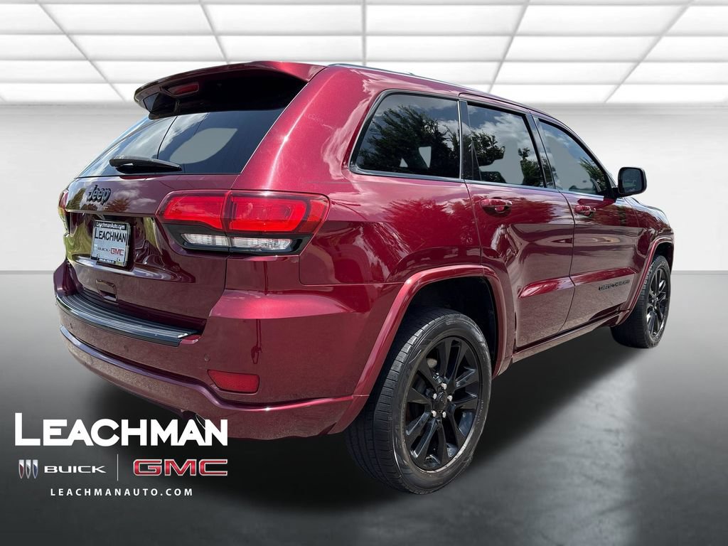Used 2017 Jeep Grand Cherokee Altitude AWD/4WD image 3