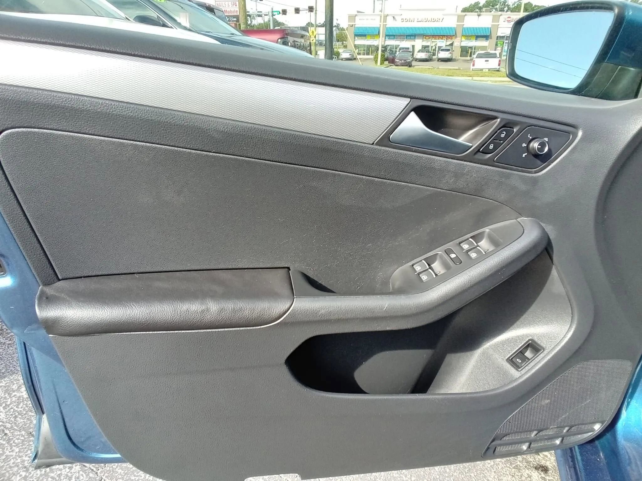 Used 2015 Volkswagen Jetta SE image 8