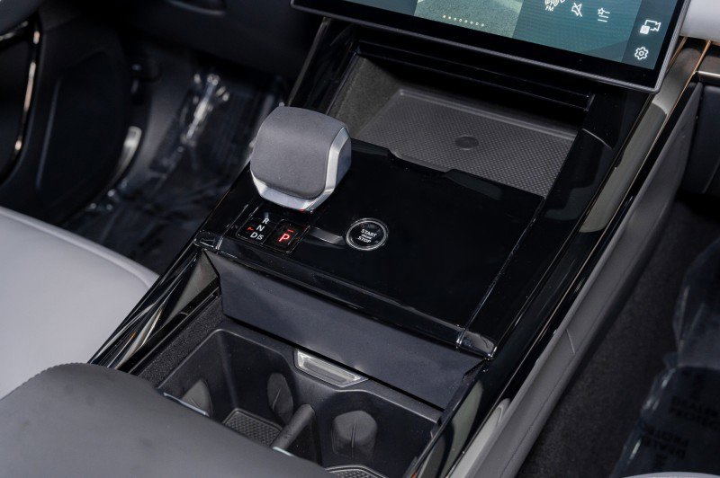 Used 2025 Land Rover Range Rover Sport Dynamic SE image 19