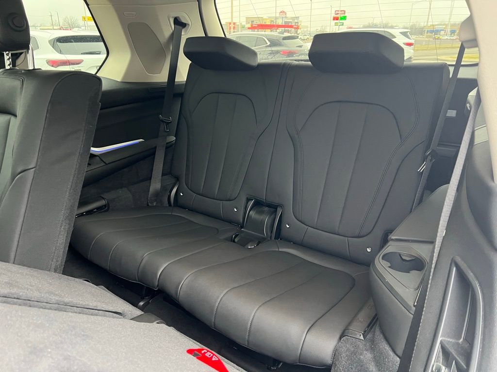 Used 2021 BMW X7 xDrive40i w/ Premium Package image 22