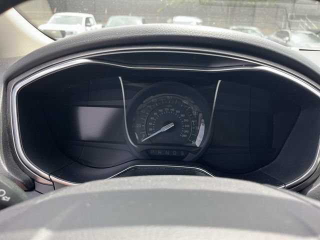 Used 2017 Ford Fusion SE w/ Fusion SE Technology Package FWD image 38