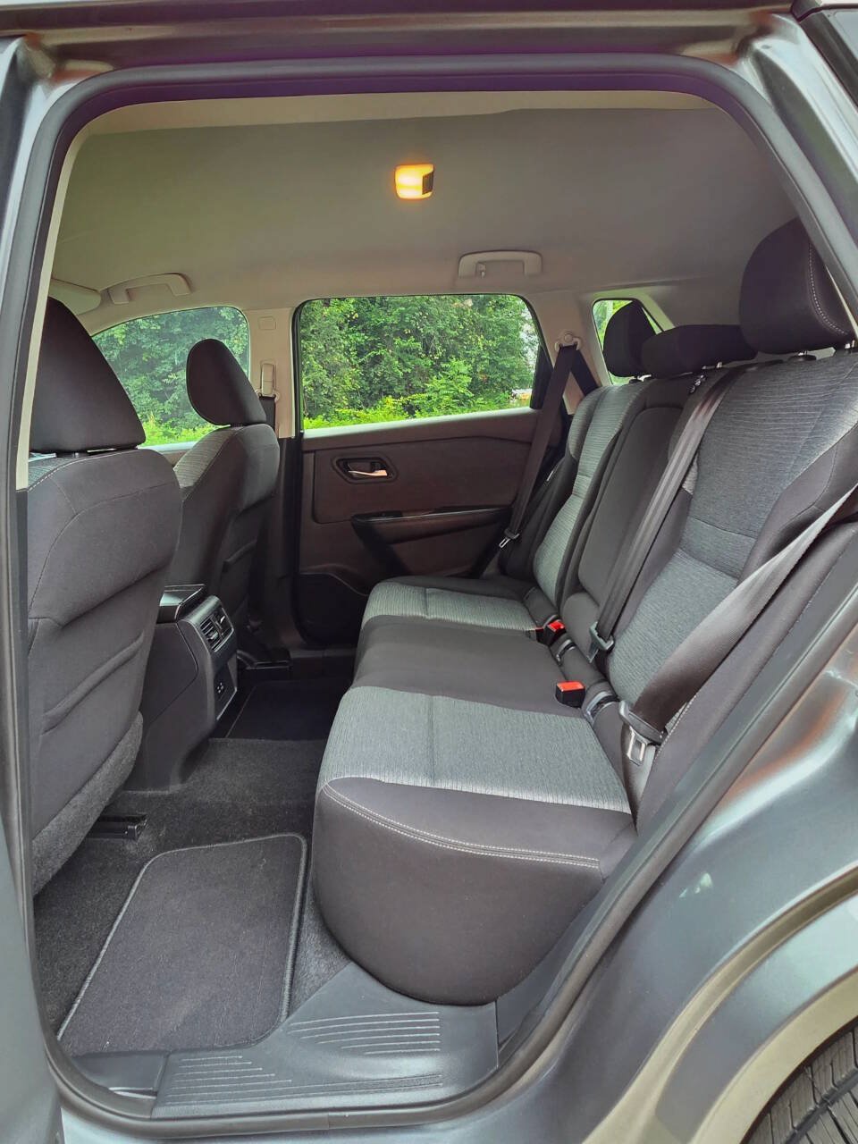 Used 2021 Nissan Rogue SV FWD image 12