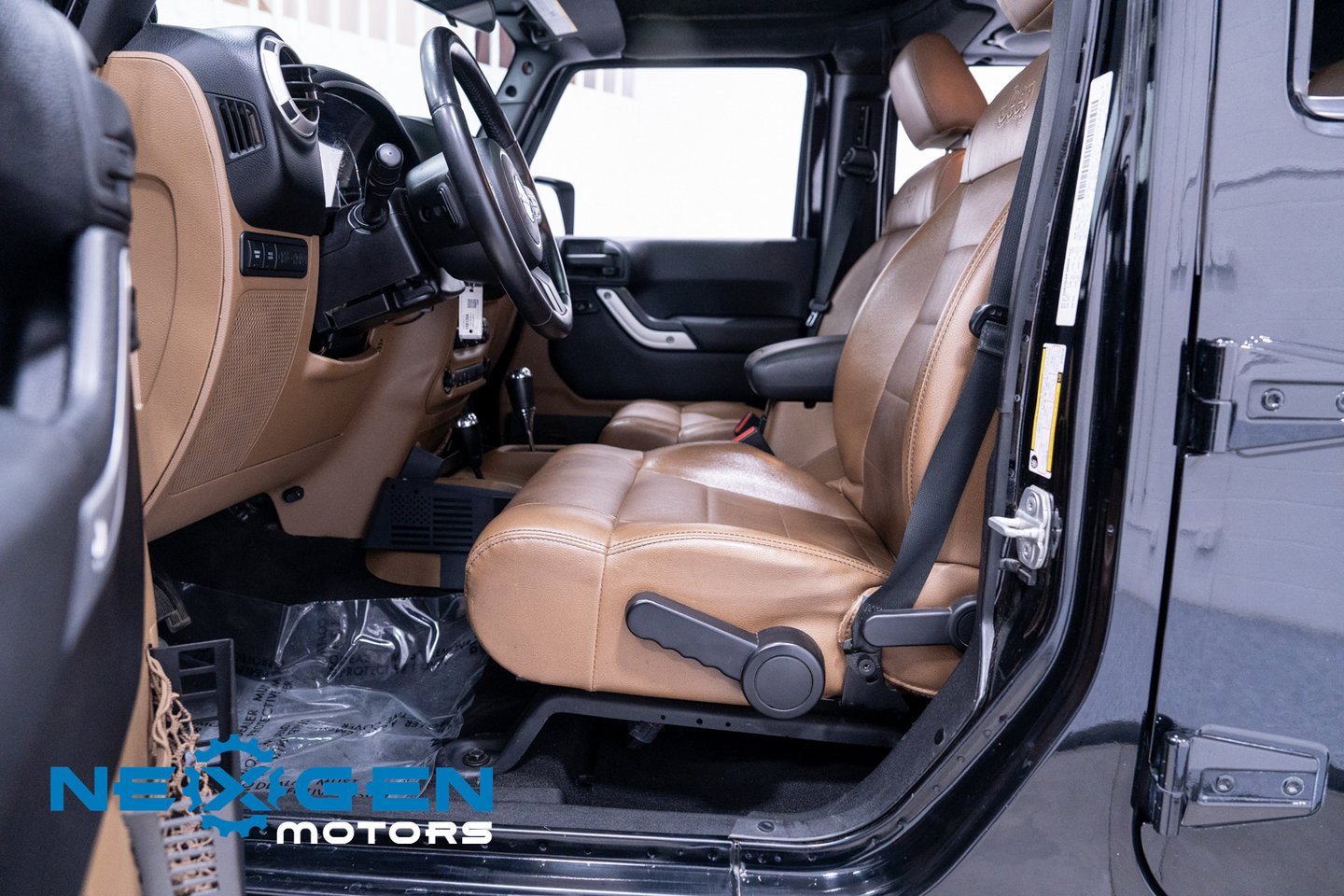 Used 2011 Jeep Wrangler Unlimited Rubicon image 28