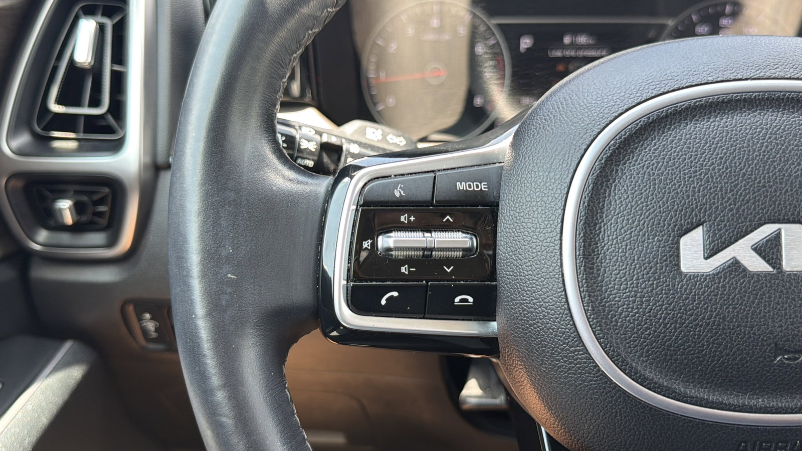 Used 2023 Kia Sorento EX w/ Panoramic Sunroof Package FWD image 25