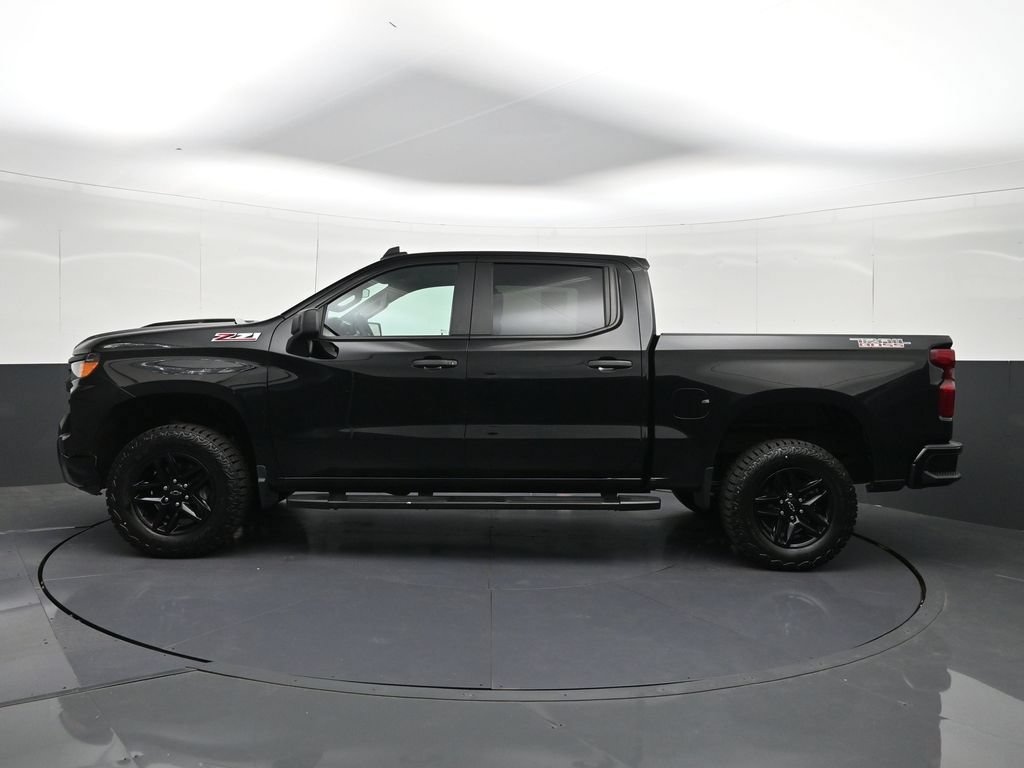 Used 2024 Chevrolet Silverado 1500 Custom Trail Boss AWD/4WD image 2