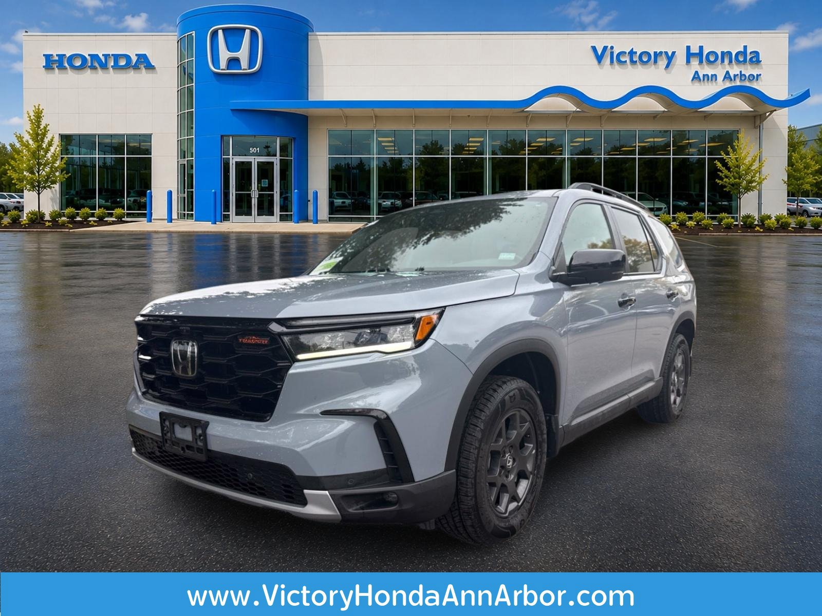 Used 2024 Honda Pilot TrailSport image 1