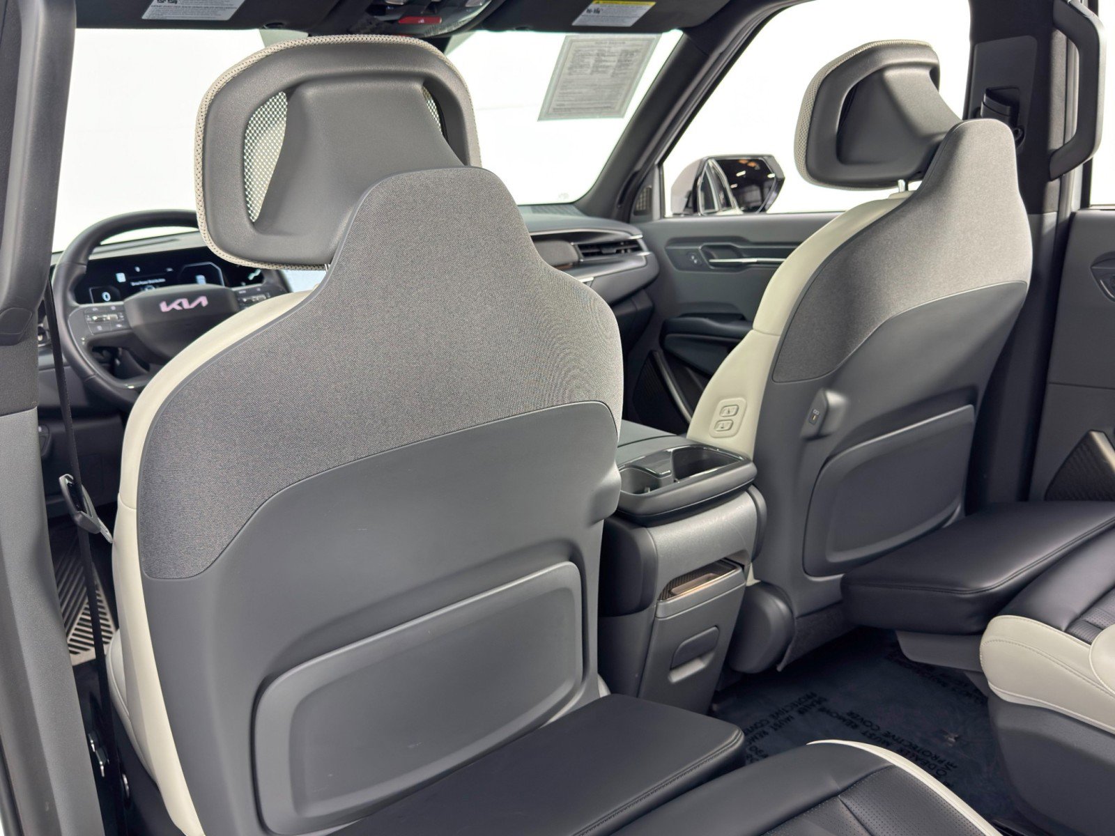 Used 2024 Kia EV9 GT-Line image 36