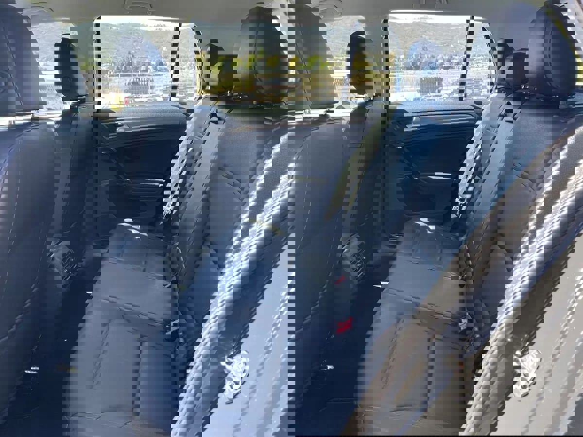 Used 2019 Volkswagen e-Golf SEL Premium image 20