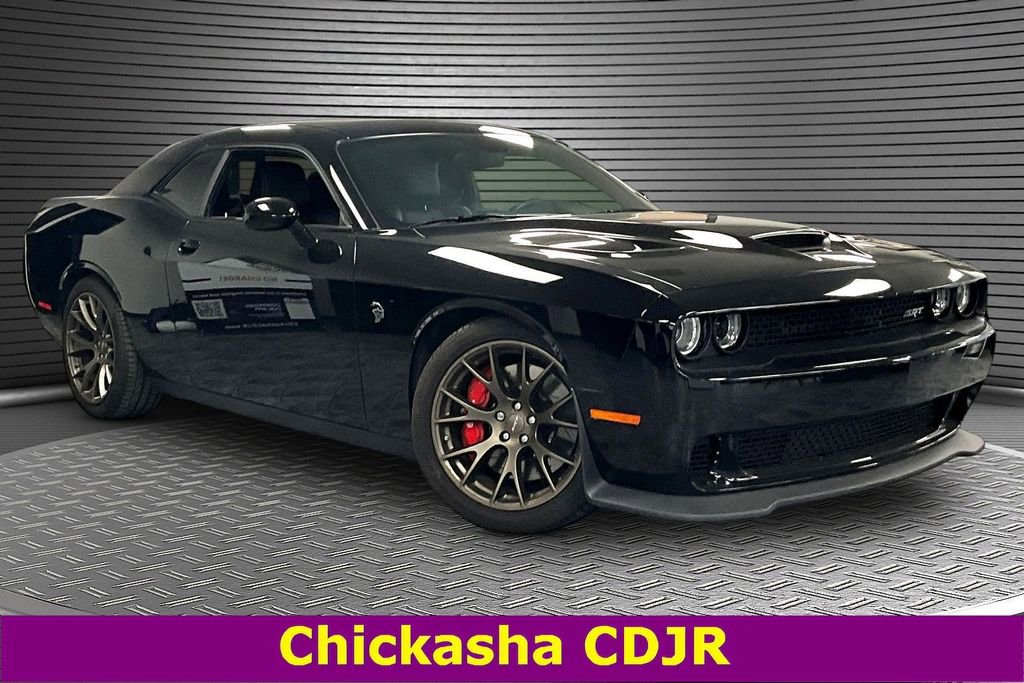 Used 2016 Dodge Challenger SRT Hellcat image 3