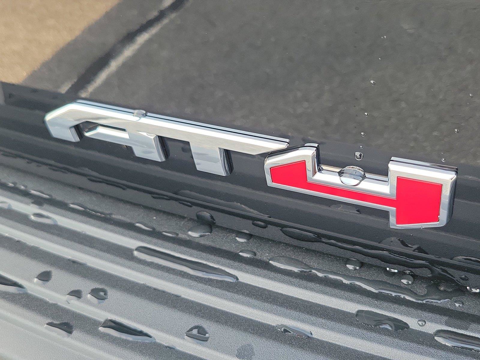 New 2026 GMC Yukon XL AT4 AWD/4WD image 8