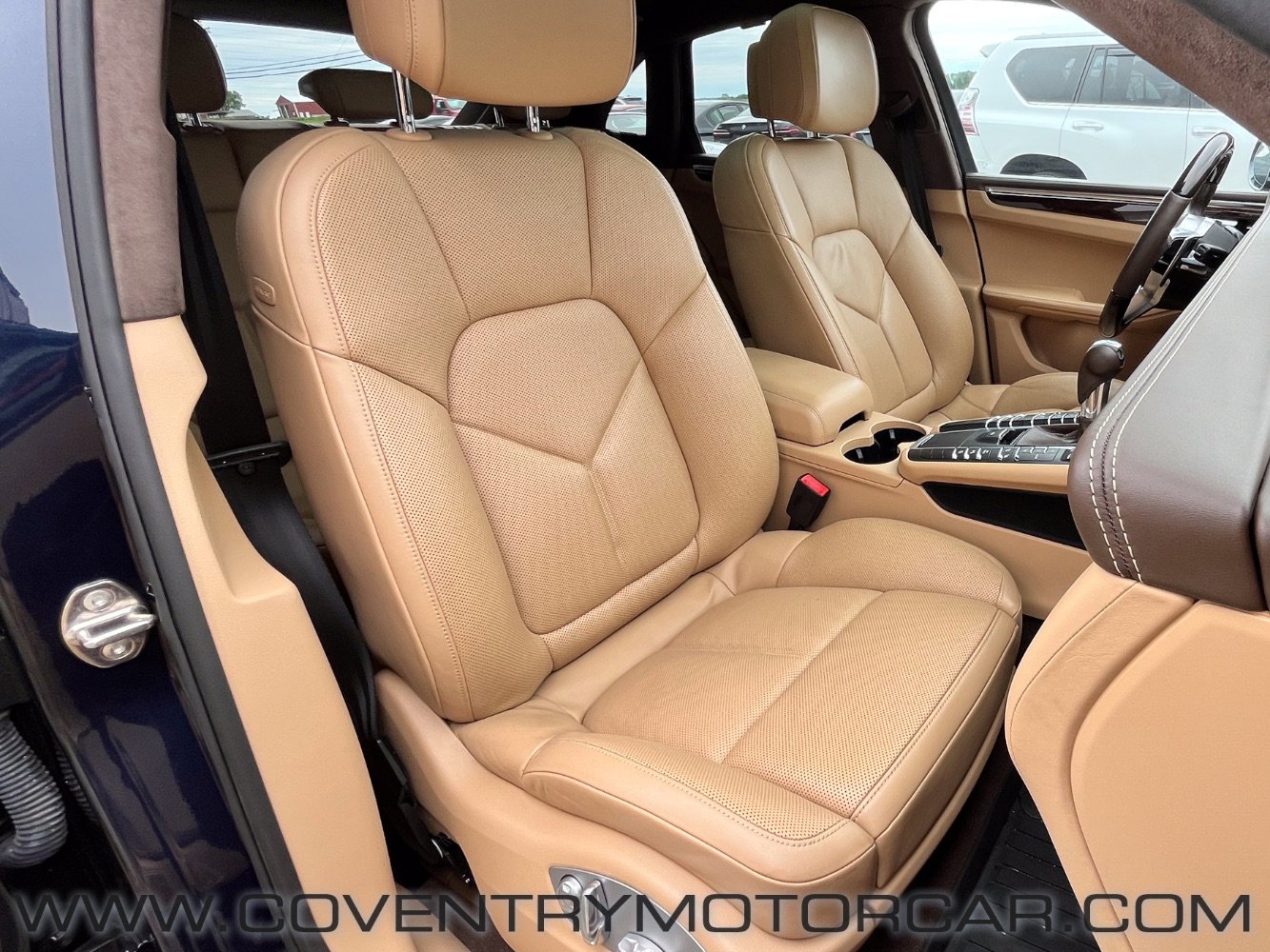 Used 2017 Porsche Macan Turbo image 28