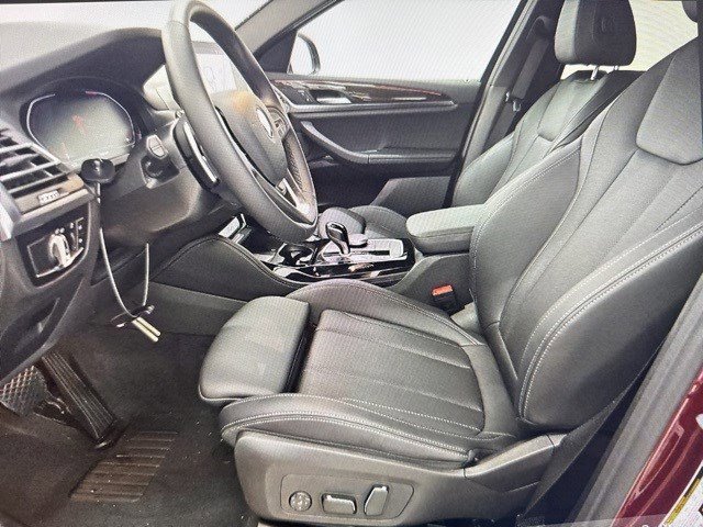 Certified 2025 BMW X4 xDrive30i image 7