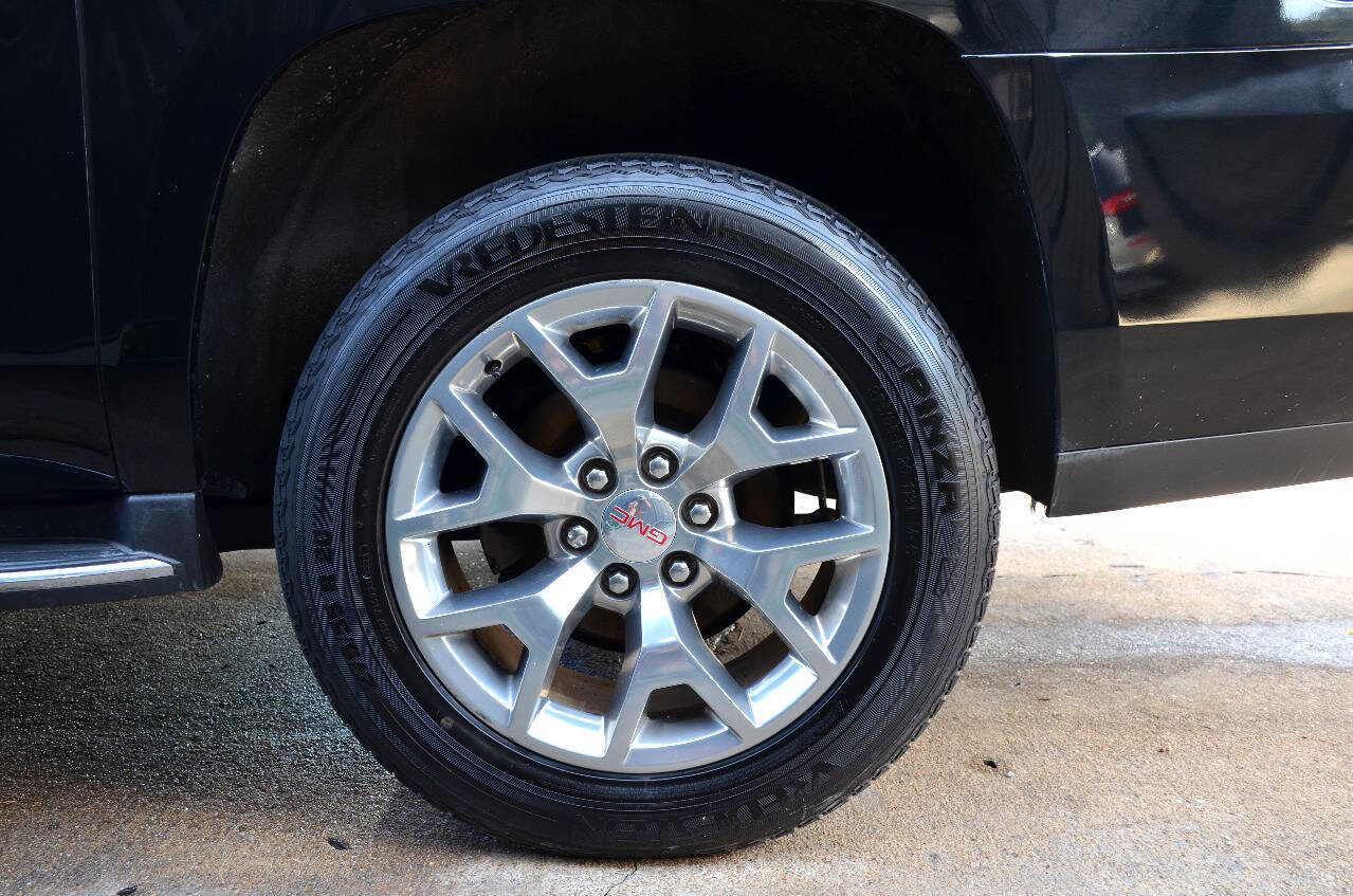 Used 2017 GMC Yukon XL SLT w/ Open Road Package image 8