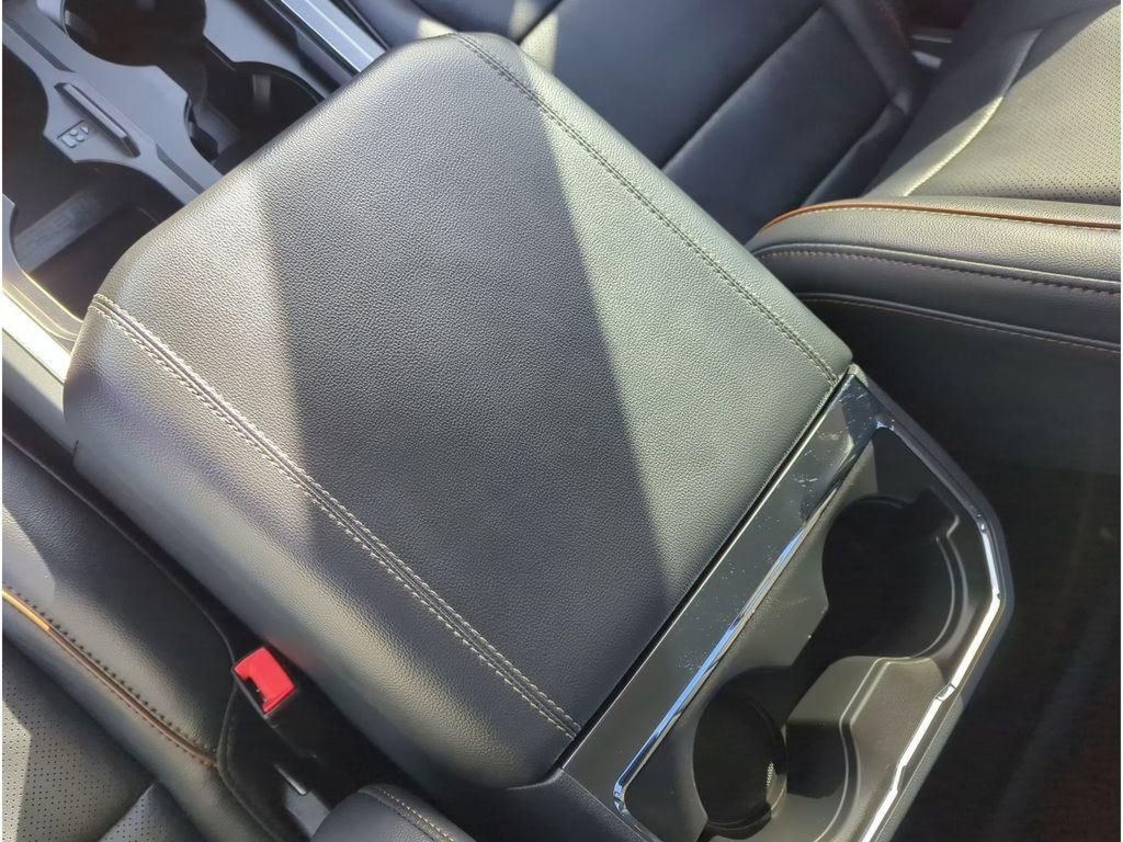 Used 2025 Ford F450 Lariat w/ Chrome Package image 26