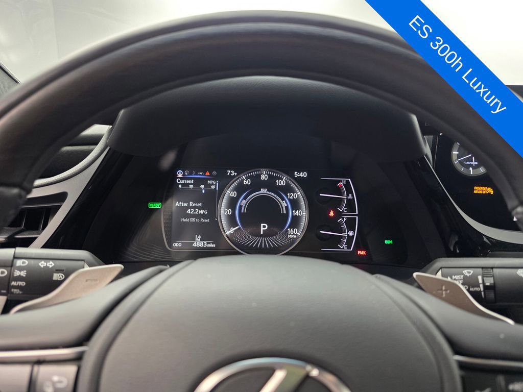 Used 2025 Lexus ES 300h w/ Technology Package image 21