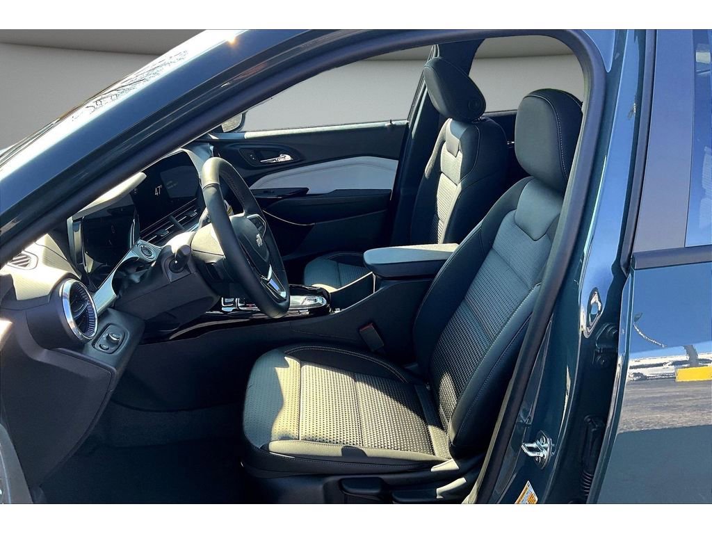 New 2026 Chevrolet Trax LT w/ Driver Confidence Package FWD image 10