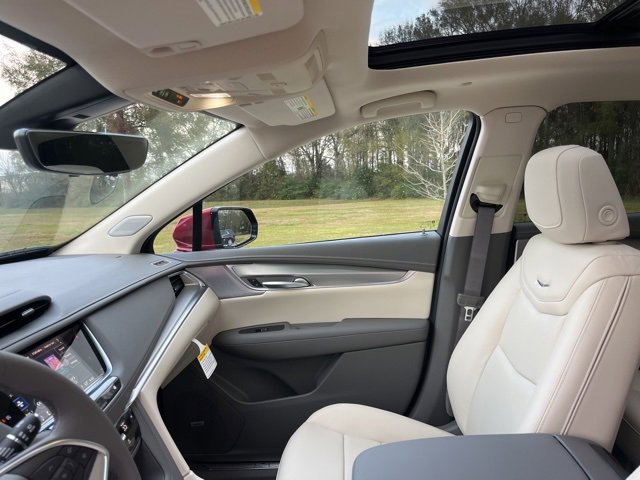 New 2026 Cadillac XT5 Premium Luxury w/ LPO, Floor Liner Package image 17