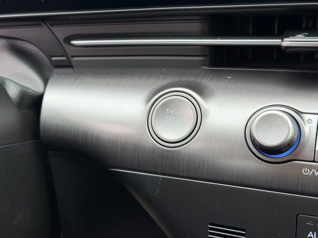 New 2026 Hyundai Kona SEL Premium image 34