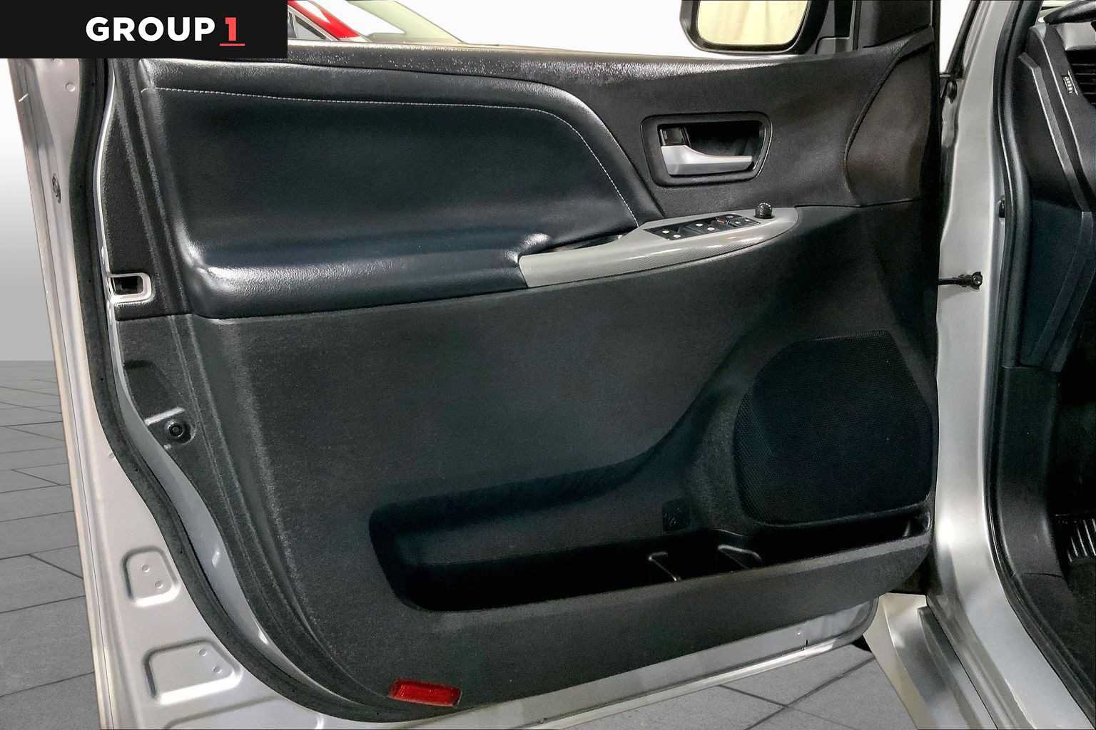 Used 2017 Toyota Sienna SE FWD image 22