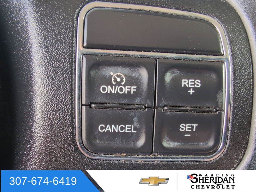 Used 2017 Jeep Wrangler Unlimited Sahara w/ Connectivity Group image 16