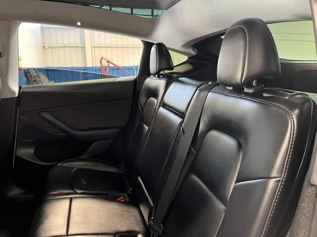 Used 2024 Tesla Model Y Long Range AWD/4WD image 18