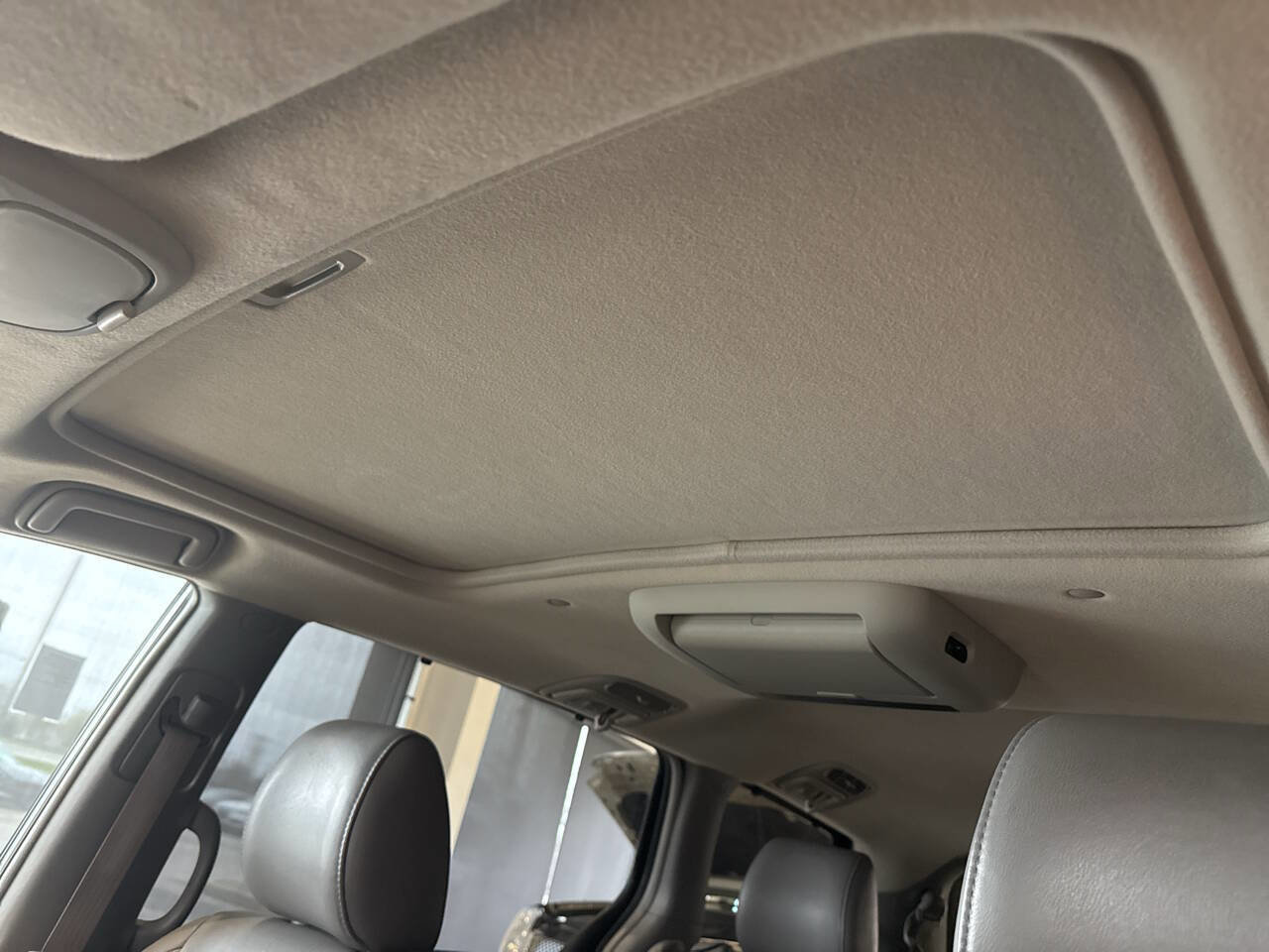 Used 2009 Toyota Sienna XLE Limited image 27