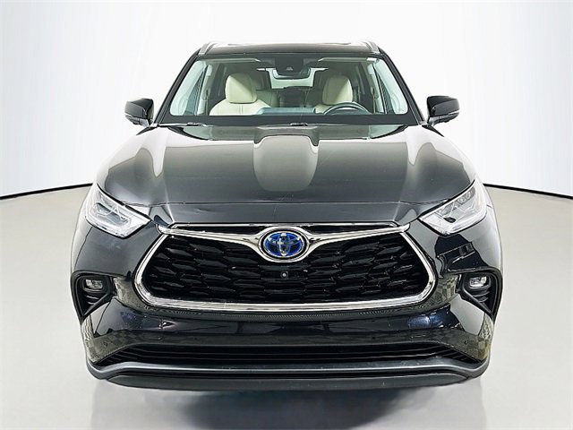 Used 2023 Toyota Highlander Limited image 2