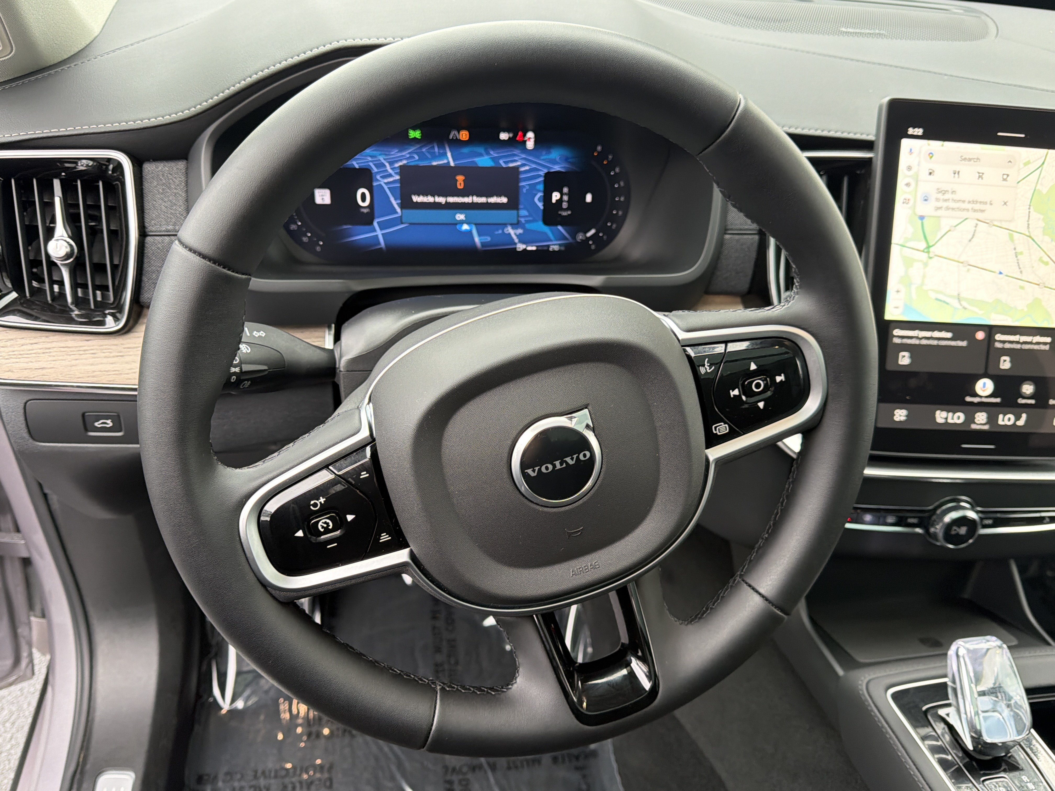 Certified 2026 Volvo XC90 B6 Plus AWD/4WD image 18